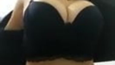 Cute BBW gets nude