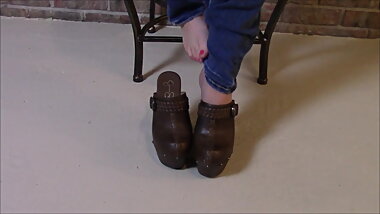 so you want a snack fat ass? lick it off my clogs!