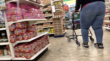 Black ssbbw walk through