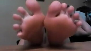 Gorgeous Bbw With White Toes