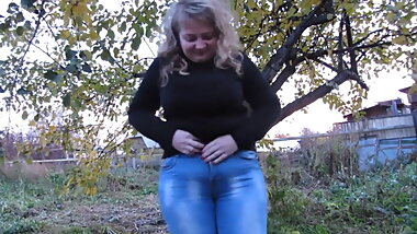 Chubby woman pees on your pants