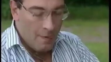 Clitorissa's tribute to plump ladies (2)