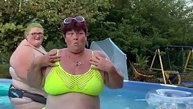 SSBBW in the Pool, Funny