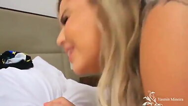 Latina pussy twerks on dick